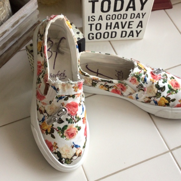 ‘Blowfish’ Floral Malibu Mariachi Slip-On Sneakers - Picture 2 of 10